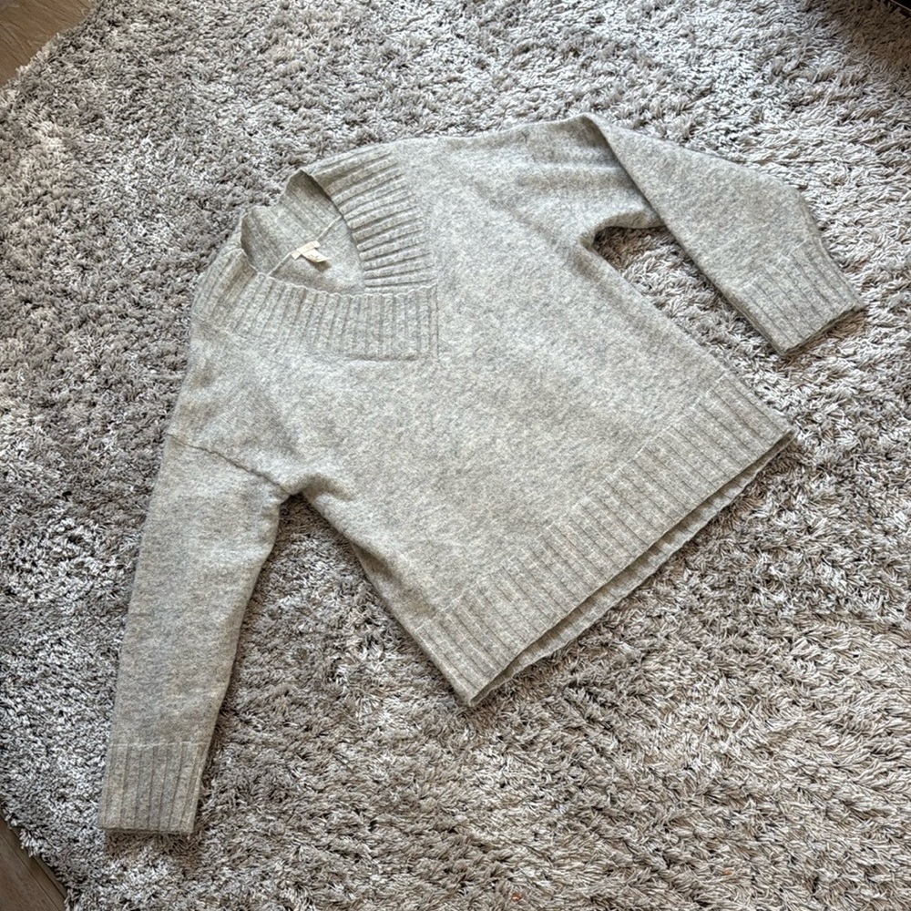 Women's Gray Sweater